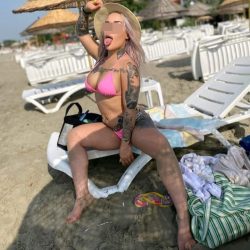 Masa Üstünde Sevişen Seksi escort Lale